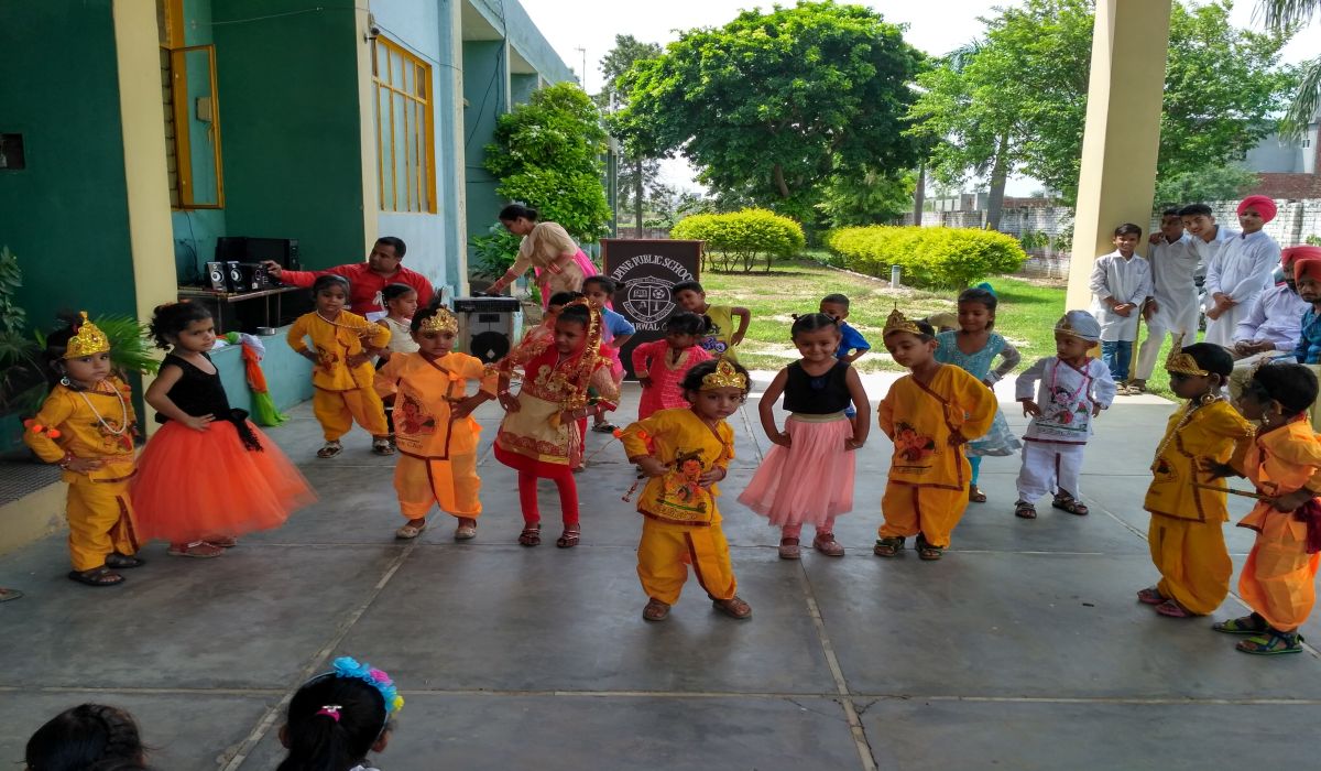 Photo Gallery Developed By Sanjivani Solutions