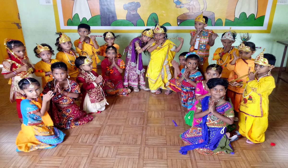 Photo Gallery Developed By Sanjivani Solutions